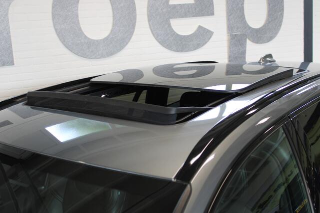 Volvo V60 2.0 B4 R-Design | Incl. 12 maanden garantie | Cruise control | 360° camera | Stoel verwarming/verkoeling | Stuurverwarming | Memory seats met massage functie | Harman/Kardon audio | Schuif/kantel dak |