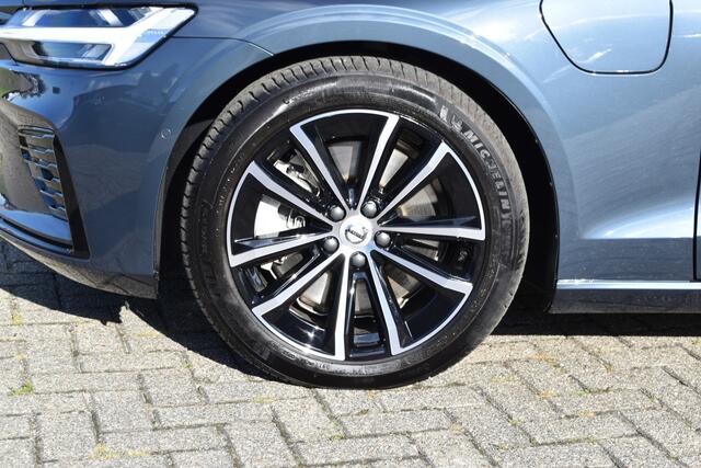 Volvo V60 T6 350PK Plug-in hybrid AWD Plus Dark H&K | Trekhaak | 360 Camera | ACC | Stoel-Stuur verwarming