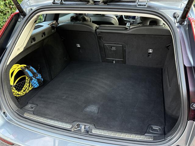 Volvo V60 2.0 T6 Twin Engine AWD Inscription | Panoramadak | Stoelverwarming | Apple Carplay | Camera