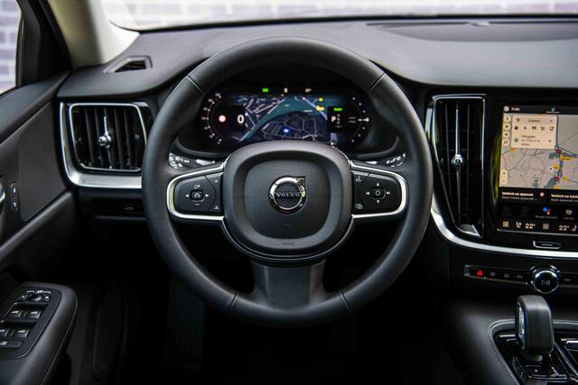 Volvo V60 2.0 T6 Plug-in hybrid AWD Essential | Climate | Driver Assist | Leder| getint glas | 19" | Forest Lake | MY 2026