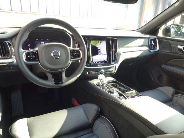 Volvo V60 T6 Plug-in hybrid AWD Plus Dark