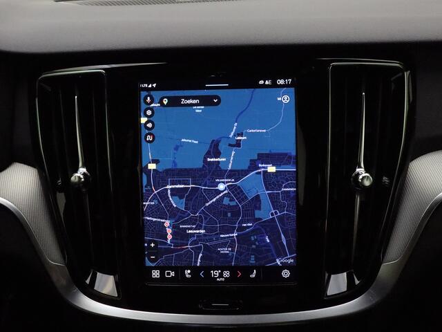 Volvo V60 T6 350pk AWD Plus Dark / Sportleder / 360 Camera / El. Trekhaak / Harman&Kardon / Verw. Voorruit / Keyless / Adapt. Cruise / BLIS / El. Stoelen / Stoel + Stuurw. Verwarming /