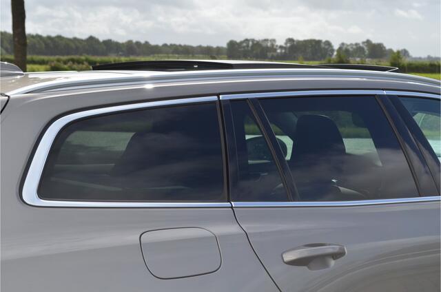 Volvo V60 2.0 T6 Recharge AWD R-Design Pano | Harman Kardon | Memory stoel | Stuur + Stoelverwarming | Pilot assist | a.Camera | Carplay