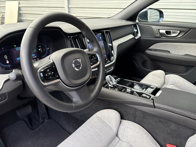 Volvo V60 T6 350PK Automaat Recharge AWD Plus Bright | ACC | Panoramadak | 360 camera | Stuurverwarming | 19"LMV | Elektr. stoel