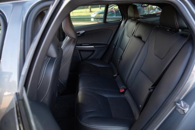 Volvo V60 2.0 T4 Polar+ Dynamic , Trekhaak, Panoramadak,