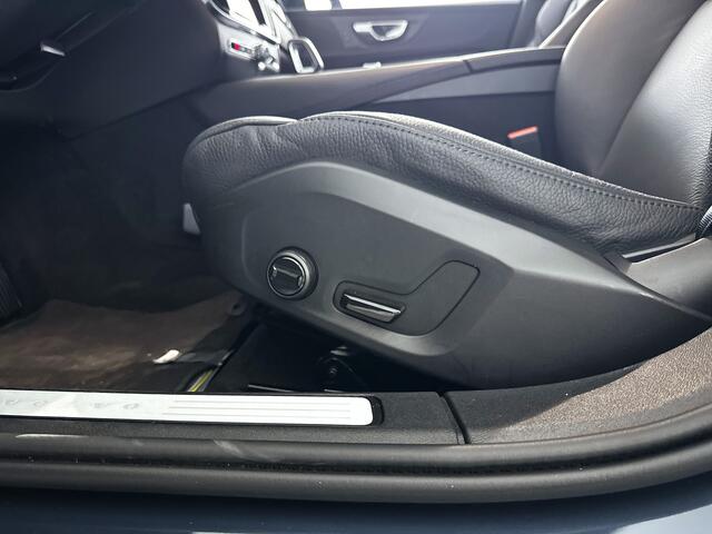 Volvo V60 T6 Plug-in hybrid AWD Essential Bright | Parkeercamera | Stoel- en Stuurverwarming | Trekhaak