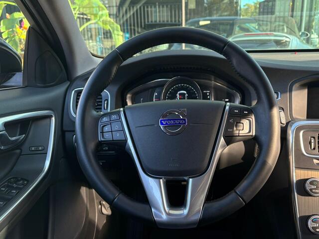 Volvo V60 2.0 T4 Summum | Memory Seats | Stoelverwarming | Camera