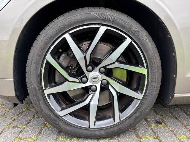 Volvo V60 2.0 T5 Momentum Automaat | Rijklaar incl 12 mnd Bovag | Trekhaak Carplay On Call Stoelverwarming