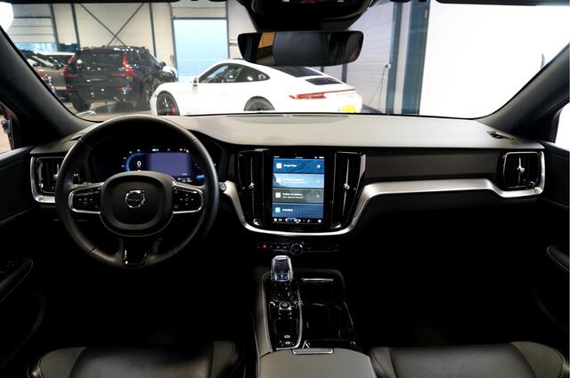 Volvo V60 2.0 T8 AWD Long Range 335kW/455pk Aut8 Plug-in hybrid Plus Dark PANORAMADAK + PILOT ASSIST + EL.TREKHAAK + STOEL-&STUURVERWARMING + MATRIX LED + ADAPT.CRUISE + KEYLESS + SPORTSTOELEN + CAMERA + PARKSENSOREN V&A + 19" LM-VELGEN!!