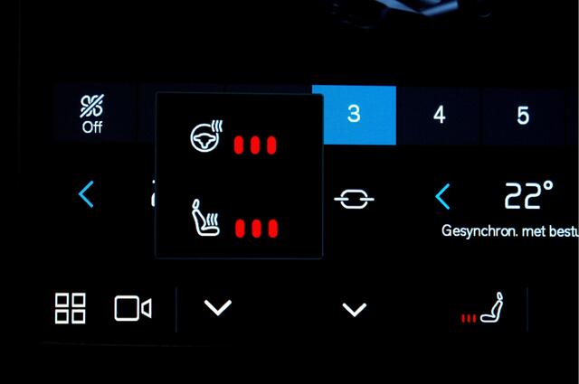 Volvo V60 2.0 T8 AWD Long Range 335kW/455pk Aut8 Plug-in hybrid Plus Dark PANORAMADAK + PILOT ASSIST + EL.TREKHAAK + STOEL-&STUURVERWARMING + MATRIX LED + ADAPT.CRUISE + KEYLESS + SPORTSTOELEN + CAMERA + PARKSENSOREN V&A + 19" LM-VELGEN!!