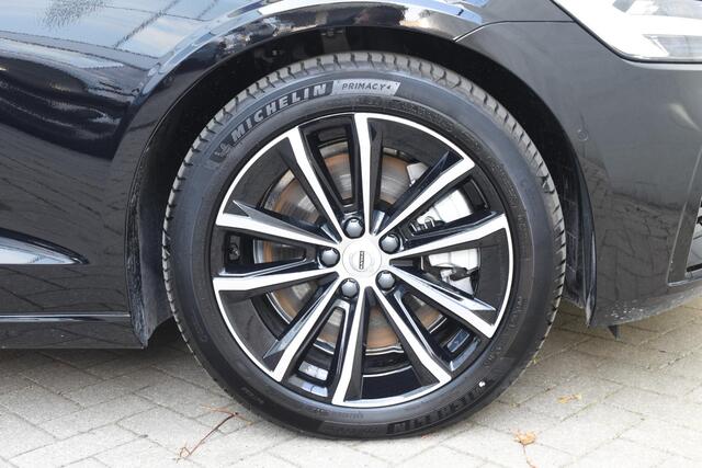 Volvo V60 T6 350PK Automaat Plus Dark / Navigatie / 360 Camera / Harman Kardon / Stuur & Stoelverwarming / LM Velgen / Trekhaak