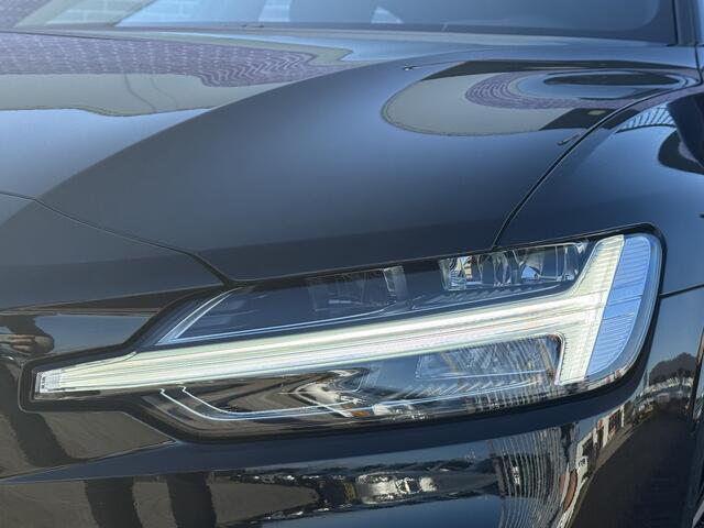 Volvo V60 2.0 T6 Plug-in hybrid AWD Plus Dark | 360° Camera | Stoel en stuurverwarming | Trekhaak | Adaptieve cruise control | Harman/Kardon audio | BLIS dodehoekdetectie |