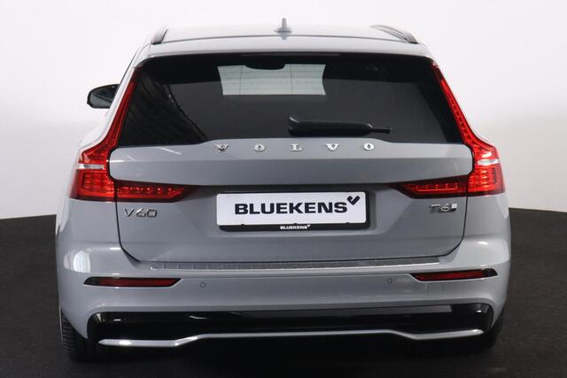 Volvo V60 T6 Recharge AWD Plus Dark - LONG RANGE - IntelliSafe Assist & Surround - 360º Camera - Harman/Kardon audio - Adaptieve LED koplampen - Verwarmde voorstoelen, stuur & achterbank - Parkeersensoren voor & achter - Elektr. bedienb. voorstoelen met geheugen - 
