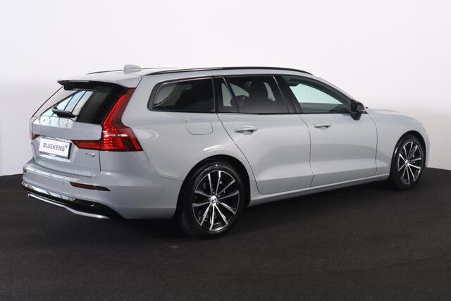 Volvo V60 T6 Recharge AWD Plus Dark - LONG RANGE - IntelliSafe Assist & Surround - 360º Camera - Harman/Kardon audio - Adaptieve LED koplampen - Verwarmde voorstoelen, stuur & achterbank - Parkeersensoren voor & achter - Elektr. bedienb. voorstoelen met geheugen - 