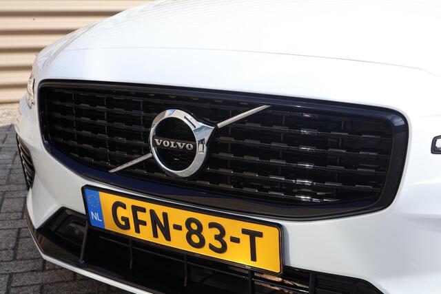 Volvo V60 2.0 T6 Plug-in hybrid AWD Ultimate Dark LONG RANGE