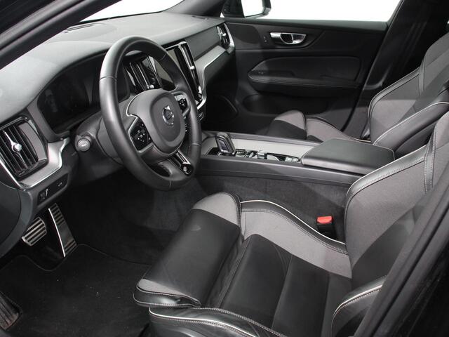Volvo V60 2.0 B4 R-Design Navigatie Climate control Cruise control adaptive Parkeersensoren Achteruitrijcamera Keyless Navigatie Apple Carplay/ Android Auto