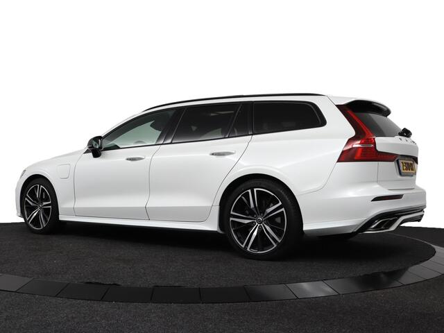 Volvo V60 2.0 T6 Recharge AWD R-Design 340 PK | 3D Camera | Trekhaak | Apple Car Play | Harman/Kardon | Panorama | Crystal White Pearl - RIJKLAAR