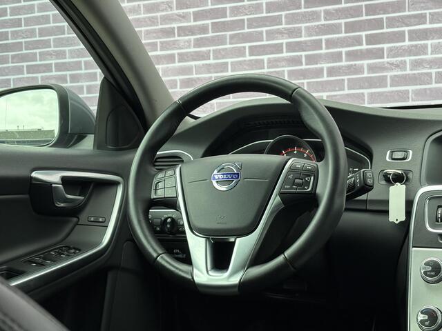 Volvo V60 1.5 T2 Nordic+ | Bi-Xenon | Standkachel | Stoelverwarming | Parkeersensoren | High Performance audio |