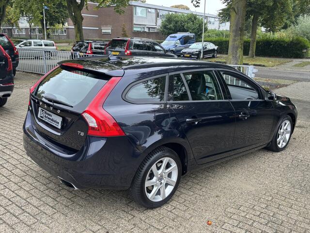 Volvo V60 2.0 T5 245pk Aut8 Xenon Navi PDC V+A Leder