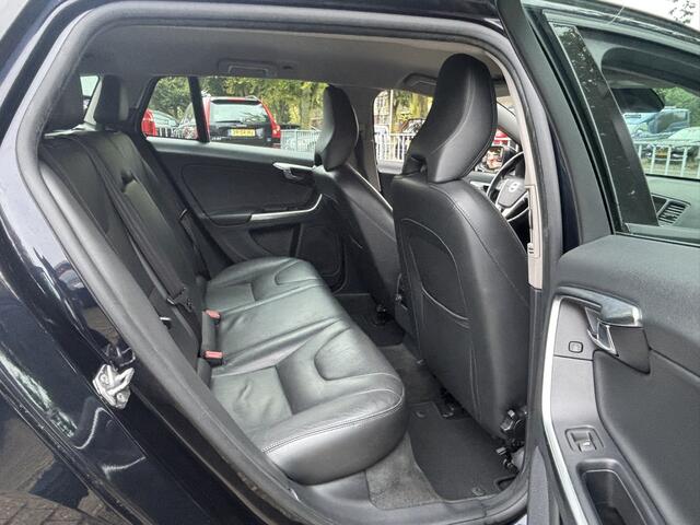 Volvo V60 2.0 T5 245pk Aut8 Xenon Navi PDC V+A Leder