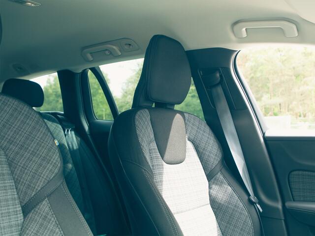 Volvo V60 T6 Aut. Plug-in hybrid AWD Essential Bright | Parkeercamera