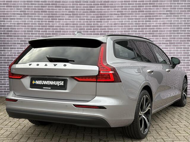 Volvo V60 2.0 T6 Plug-in hybrid AWD Essential | MJ 2026 | Leder | Blis | Adaptieve Cruise controle | 19" | Stuur + Stoelverwarming | Black Pack | Google | Camera | Getint glas |