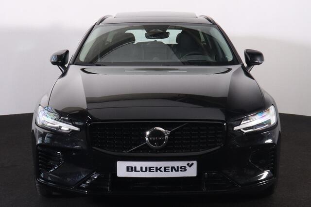 Volvo V60 T8 Recharge AWD Ultimate Dark - Panorama/schuifdak - IntelliSafe Assist & Surround - 360º Camera - Bowers & Wilkins audio - Adaptieve LED koplampen - Verwarmde voorstoelen, stuur & achterbank - Parkeersensoren voor & achter - Elektr. bedienb. voorstoelen 