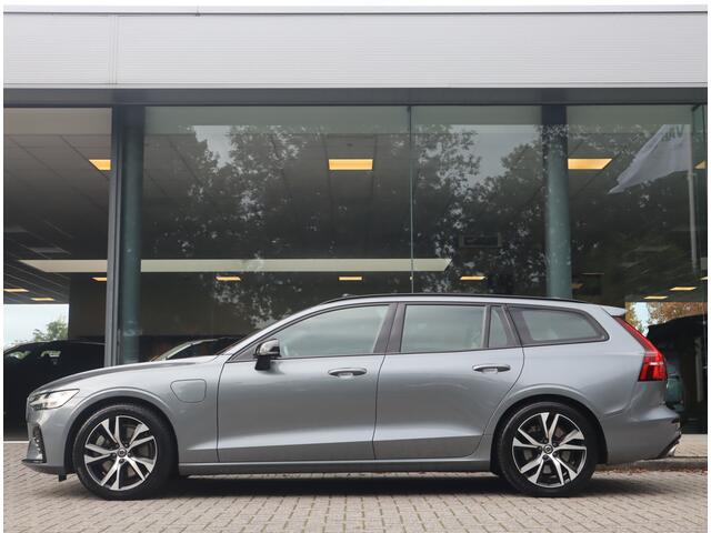 Volvo V60 2.0 T8 Twin Engine AWD R-Design / Panoramadak