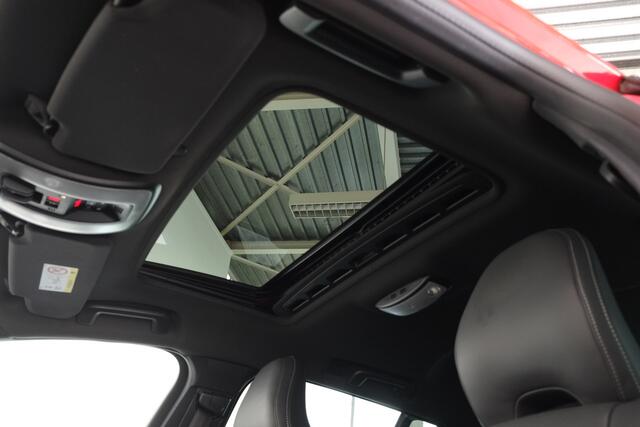 Volvo V60 2.0 T4 R-Design / Opendak / Leder / Navi / Cam / Trekhaak / org NL