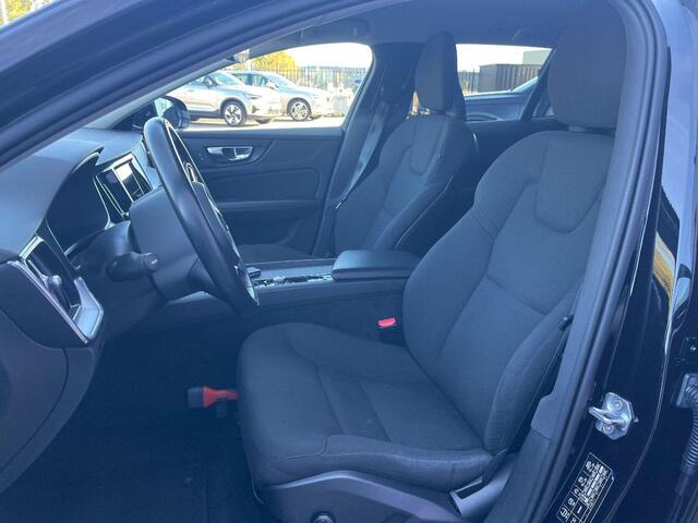 Volvo V60 2.0 B3 Business Pro | Adaptieve cruise control | Trekhaak | Stoel/stuur verwarming | Parkeer camera |