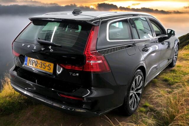 Volvo V60 2.0 T6 AWD 293kW/399pk Aut8 Plug-in hybrid Plus Bright ADAPT.CRUISE + HARMAN/KARDON + BLIS + SPORTSTOELEN + LANE ASSIST + STOELVERWARMING + GOOGLE DASH&SERVICES + CAMERA + LED HIGH BEAM + PARKSENSOREN + 19" LM-VELGEN!!