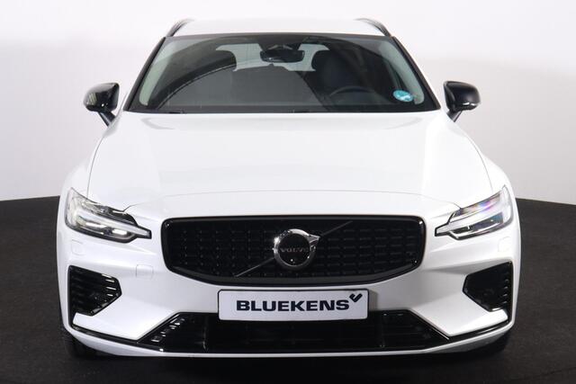 Volvo V60 T6 Recharge AWD Plus Dark - LONG RANGE - IntelliSafe Assist & Surround - 360º Camera - Harman/Kardon audio - Adaptieve LED koplampen - Verwarmde voorstoelen, stuur & achterbank - Parkeersensoren voor & achter - Elektr. bedienb. voorstoelen met geheugen - 