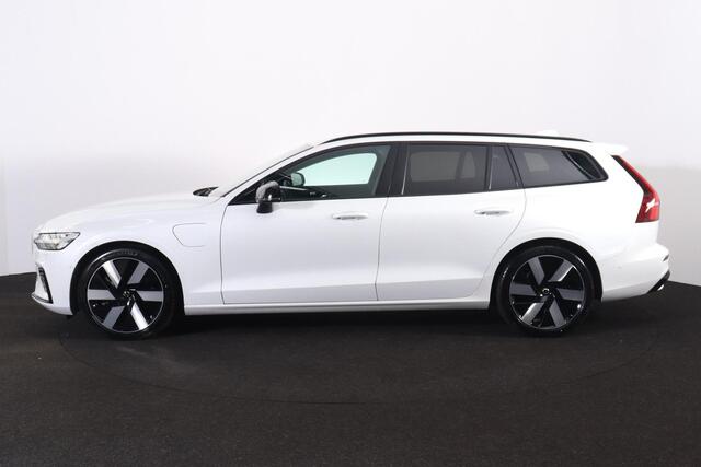 Volvo V60 T6 Recharge AWD Plus Dark - LONG RANGE - IntelliSafe Assist & Surround - 360º Camera - Harman/Kardon audio - Adaptieve LED koplampen - Verwarmde voorstoelen, stuur & achterbank - Parkeersensoren voor & achter - Elektr. bedienb. voorstoelen met geheugen - 