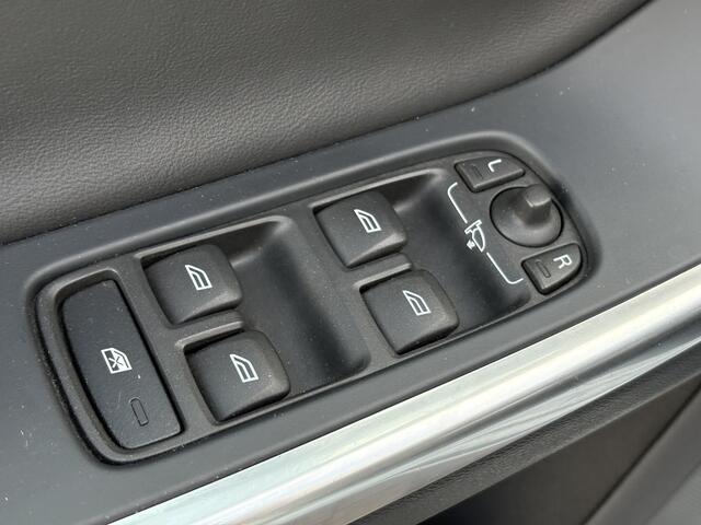 Volvo V60 2.0 T3 R-Design | Trekhaak | Standkachel | Bi-Xenon | Stoel verwarming | Navigatie | PDC | Volvo On Call |