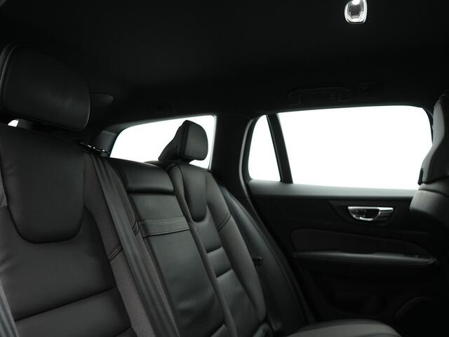 Volvo V60 T6 Recharge AWD R-Design Plug In Hybrid 340pk Dealer O.H PHEV | Trekhaak Af Fabriek | Adaptive Cruise | Camera | Lederen Sporstoelen Memory & Verwarmd | Harman & Kardon | Apple Carplay | Navigatie | Virtual | DAB |