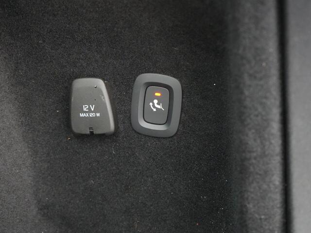 Volvo V60 T6 Recharge AWD R-Design Plug In Hybrid 340pk Dealer O.H PHEV | Trekhaak Af Fabriek | Adaptive Cruise | Camera | Lederen Sporstoelen Memory & Verwarmd | Harman & Kardon | Apple Carplay | Navigatie | Virtual | DAB |