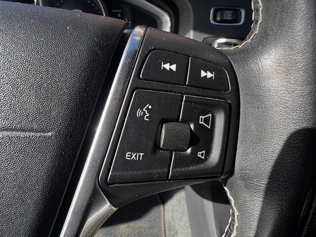 Volvo V60 2.0 T3 R-Design | Trekhaak | On-Call | 18" LMV