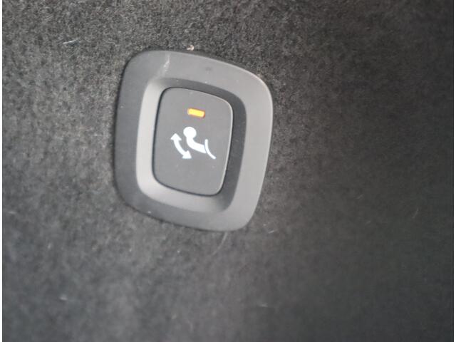 Volvo V60 2.0 B3 Momentum / Bodykit / Sportstoelen