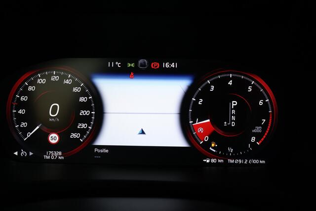 Volvo V60 2.0 T4 Momentum Pro | Leder | Camera | Winter Pakket | Trekhaak | Origineel NL |