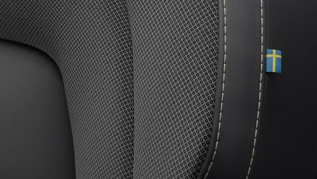 Volvo V60 2.0 T8 Plug-in hybrid AWD Plus Dark | Verwacht Dec. 2025 | Schuif/Kantel-Panoramadak | 360º Camera | Head-Up Display | Donker Getint Glas | 19" Lichtmetalen Wielen |