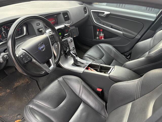 Volvo V60 1.5 T3 Polar+ Dynamic |Trekhaak| Schuif/kantel dak | xenon | verwarmde stoelen | verwarmd stuurwiel | voorruit verwarming | camera | leder | Standkachel Volvo On Call |