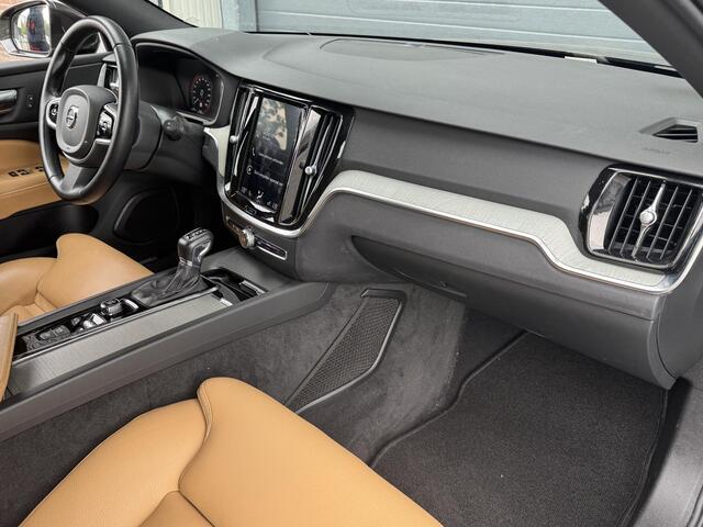 Volvo V60 2.0 T5 INSCRIPTION I APPLE/ANDROID I NAVIGATIE I PARKEERCAMERA I ADAPTIEVE CRUISE CONTROL I STOELVERWARMING