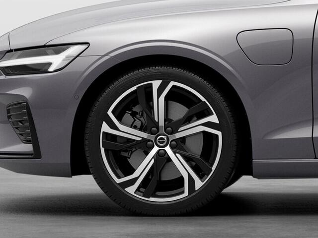 Volvo V60 T6 Plug-in hybrid AWD Plus Dark | Panoramadak | 360° camera | Harman Kardon | Stoel- en Stuurverwarming | Volvo styling kit