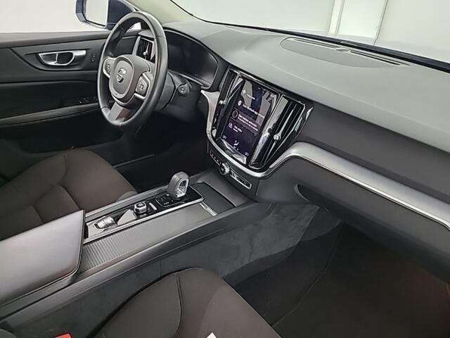 Volvo V60 2.0 B3 MOMENTUM BUSINESS / Park assist / Adaptieve Cruise controle / NAP / Dealer onderhouden.