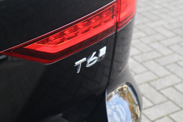 Volvo V60 2.0 T6 Plug-in hybrid AWD Essential Edition | Stoelverwarming voor + achter| Stuurwielverwarming| Side-Skirts| RVS- bumperbescherming achter|