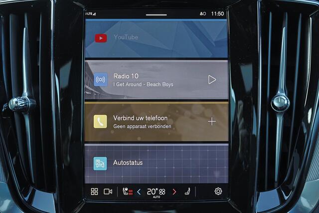 Volvo V60 T6 Recharge AWD Plus Dark - IntelliSafe Assist & Surround - 360º Camera - Harman/Kardon audio - Adaptieve LED koplampen - Verwarmde voorstoelen, stuur & achterbank - Parkeersensoren voor & achter - Elektr. bedienb. voorstoelen met geheugen - Nappa Lederen