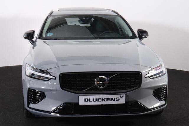 Volvo V60 T6 Recharge AWD Plus Dark - Panorama/schuifdak - IntelliSafe Assist & Surround - 360º Camera - Harman/Kardon audio - Adaptieve LED koplampen - Verwarmde voorstoelen, stuur & achterbank - Parkeersensoren voor & achter - Elektr. bedienb. voorstoelen met geh