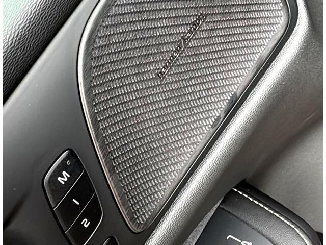 Volvo V60 2.0 T6 AWD 250kW/340pk Aut8 Recharge R-Design HARMAN/KARDON + ADAPT.CRUISE + STYLING PAKKET + EL.TREKHAAK + PILOT ASSIST + STOEL-&STUURVERWARMING + STANDKACHEL + ON-CALL + CAMERA + PARKSENSOREN + 19" LM-VELGEN!!