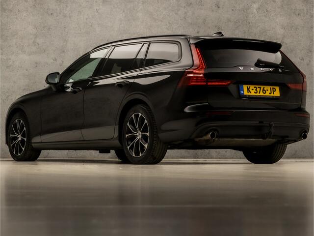 Volvo V60 2.0 B3 Sport 177Pk Automaat (APPLE CARPLAY, GROOT NAVI, CAMERA, TREKHAAK, GETINT GLAS, SPORTSTOELEN, ADAPTIVE CRUISE, PARKEERSENSOREN, NIEUWE APK, NIEUWSTAAT)