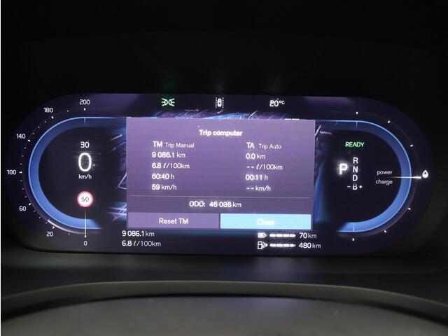 Volvo V60 2.0 T6 Plug-in hybrid AWD Plus Dark / Trekhaak / 360 camera / Pano. dak / Stoel- & stuurwielverwarming / Elek. verstelbare stoelen / Pilot Assist / Harman Kardon Audio / Blis